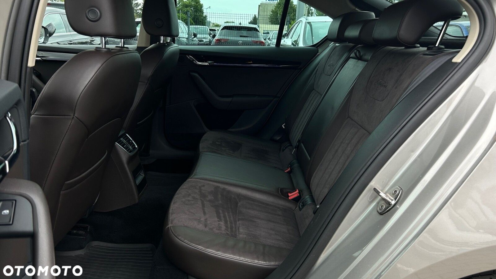 Skoda Octavia 2.0 TDI SCR 4x4 L&K DSG - 15