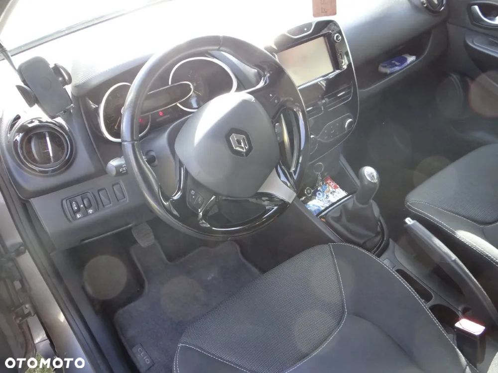 Renault Clio - 8