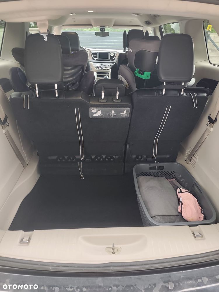 Chrysler Pacifica - 24