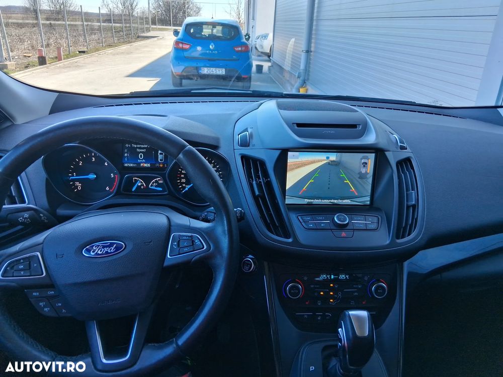 Ford Kuga 2.0 TDCi 4WD Powershift Titanium - 4