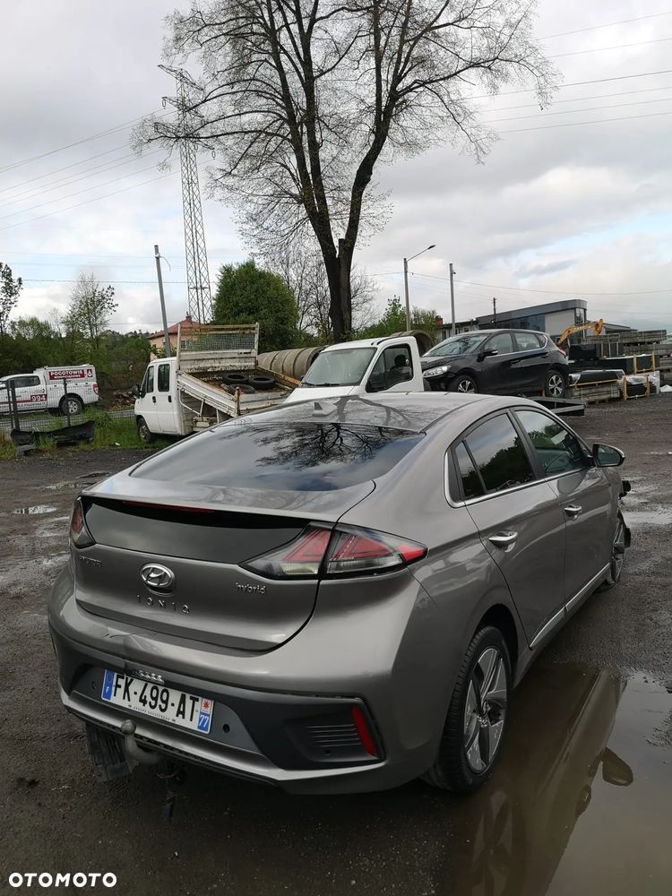 Hyundai IONIQ Hybrid Premium - 8