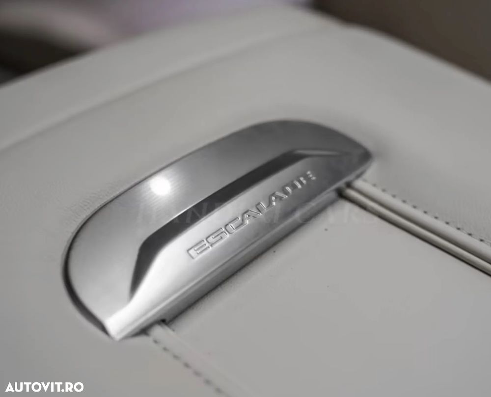 Cadillac Escalade - 11