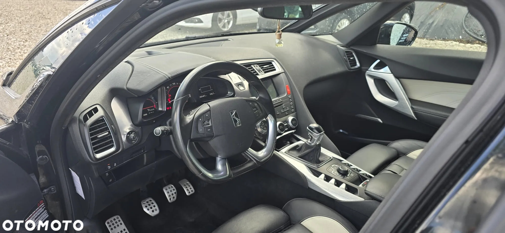 Citroën DS5 1.6 THP SoChic - 24