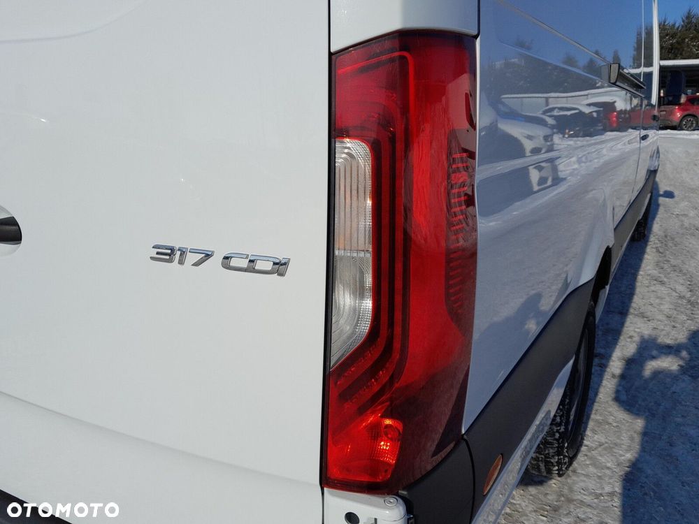 Mercedes-Benz Sprinter - 10