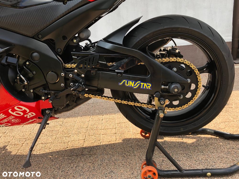 Suzuki GSX-R - 22