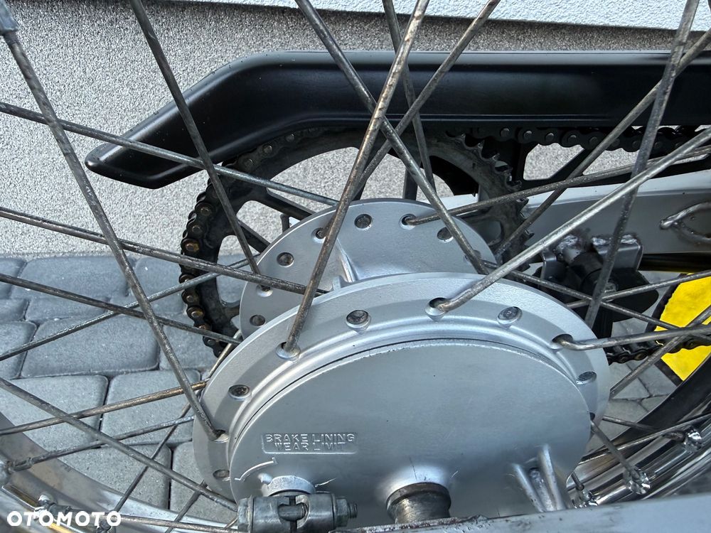 Suzuki DR - 15