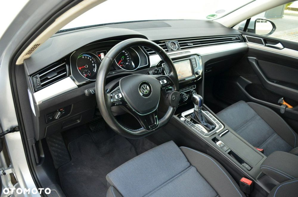 Volkswagen Passat - 23