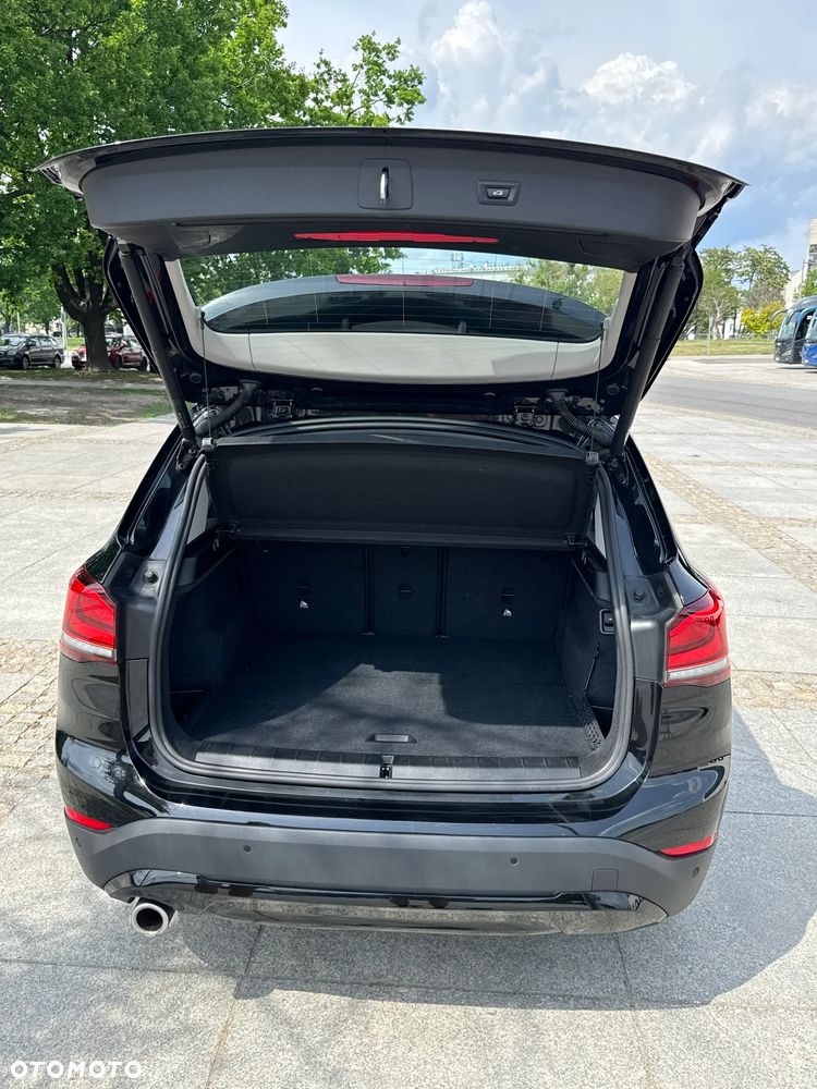 BMW X1 sDrive18i - 11
