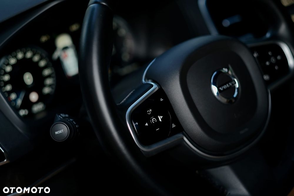Volvo XC 90 T6 AWD Momentum - 23