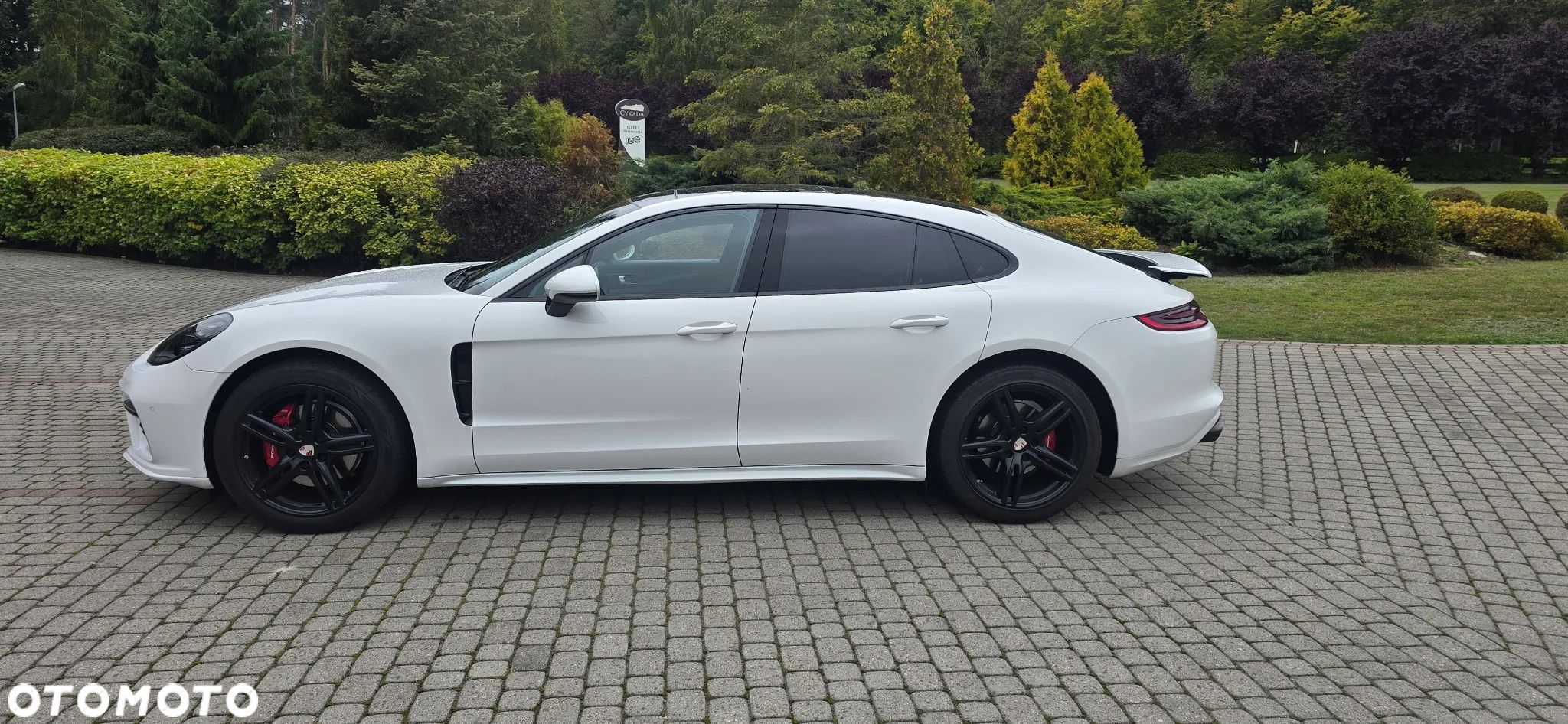 Porsche Panamera Standard - 1