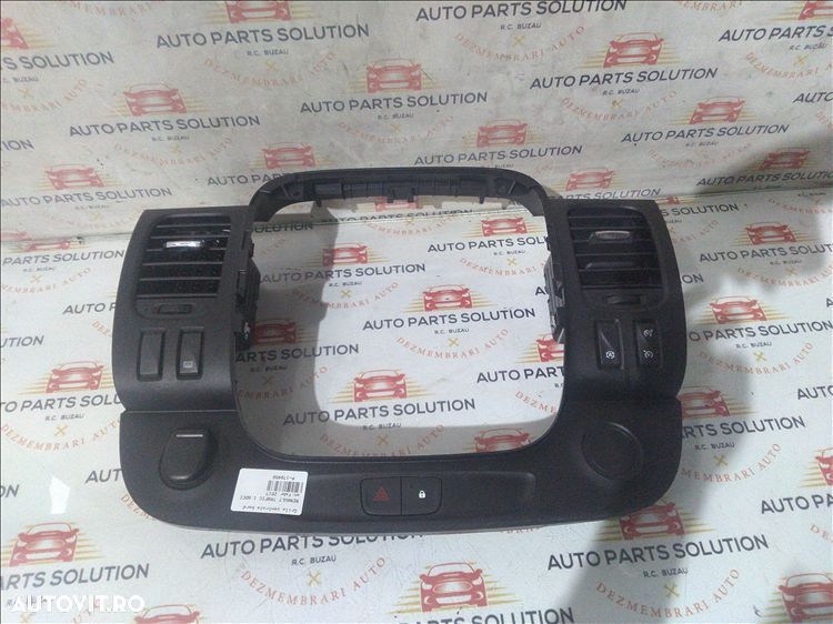 grila centrala bord renault trafic 1.6dci an fabr.2017 - 1
