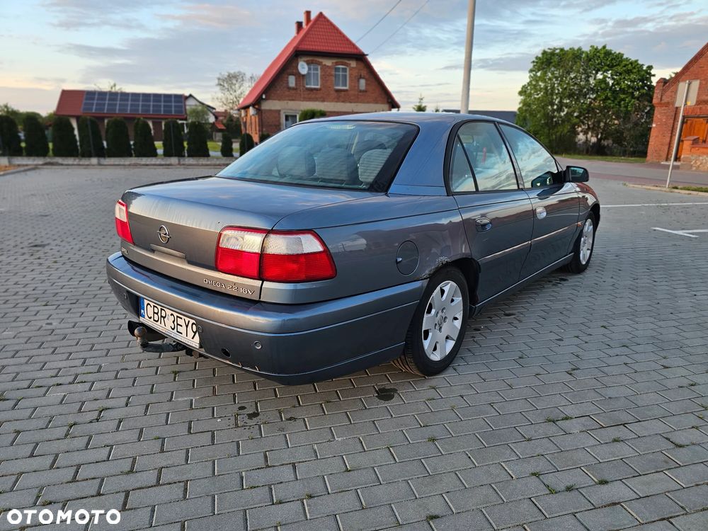 Opel Omega 2.2 Elegance - 4