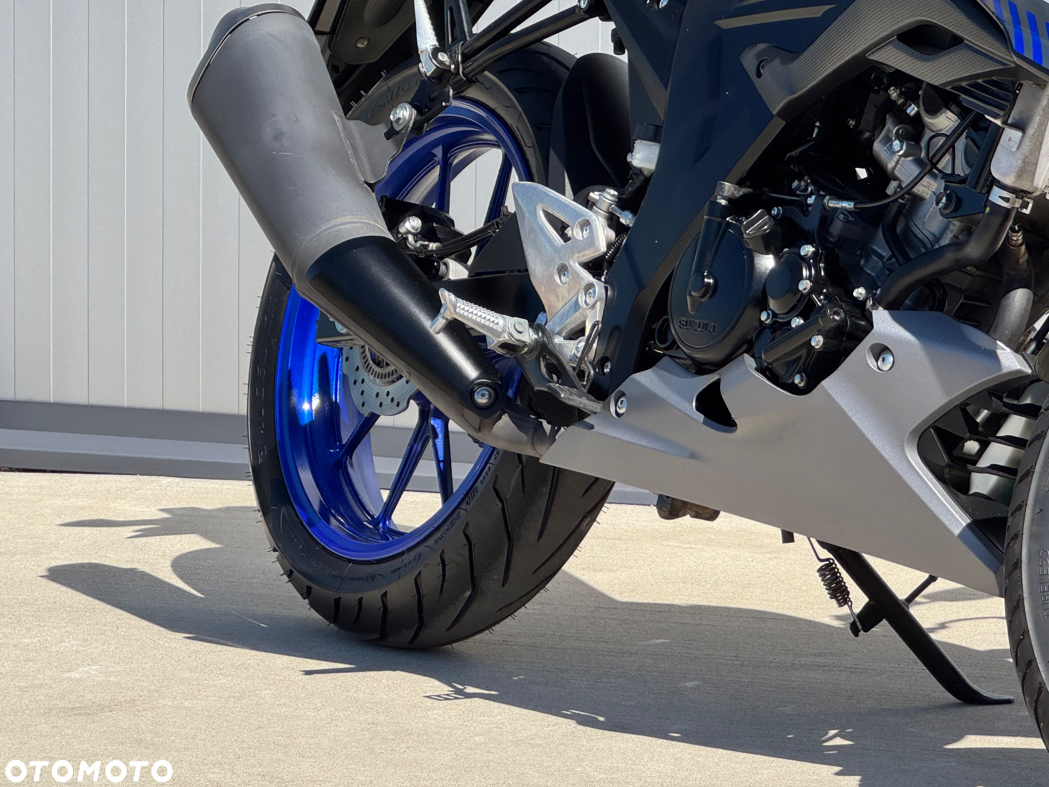 Suzuki GSX - 6