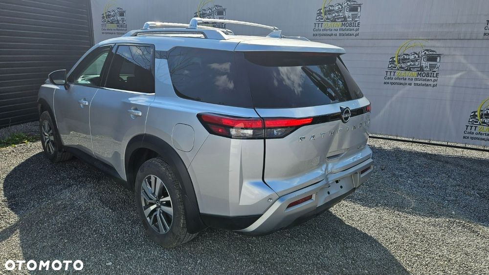 Nissan Pathfinder - 15