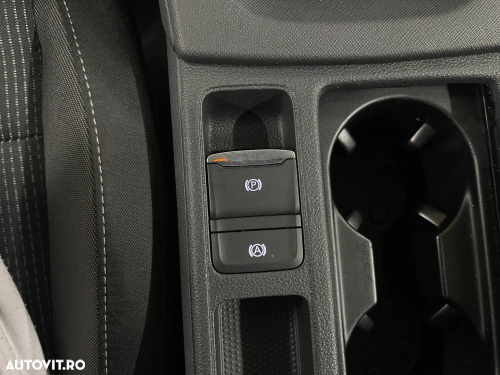 Skoda Octavia Combi 2.0 TDI DSG Ambition - 25