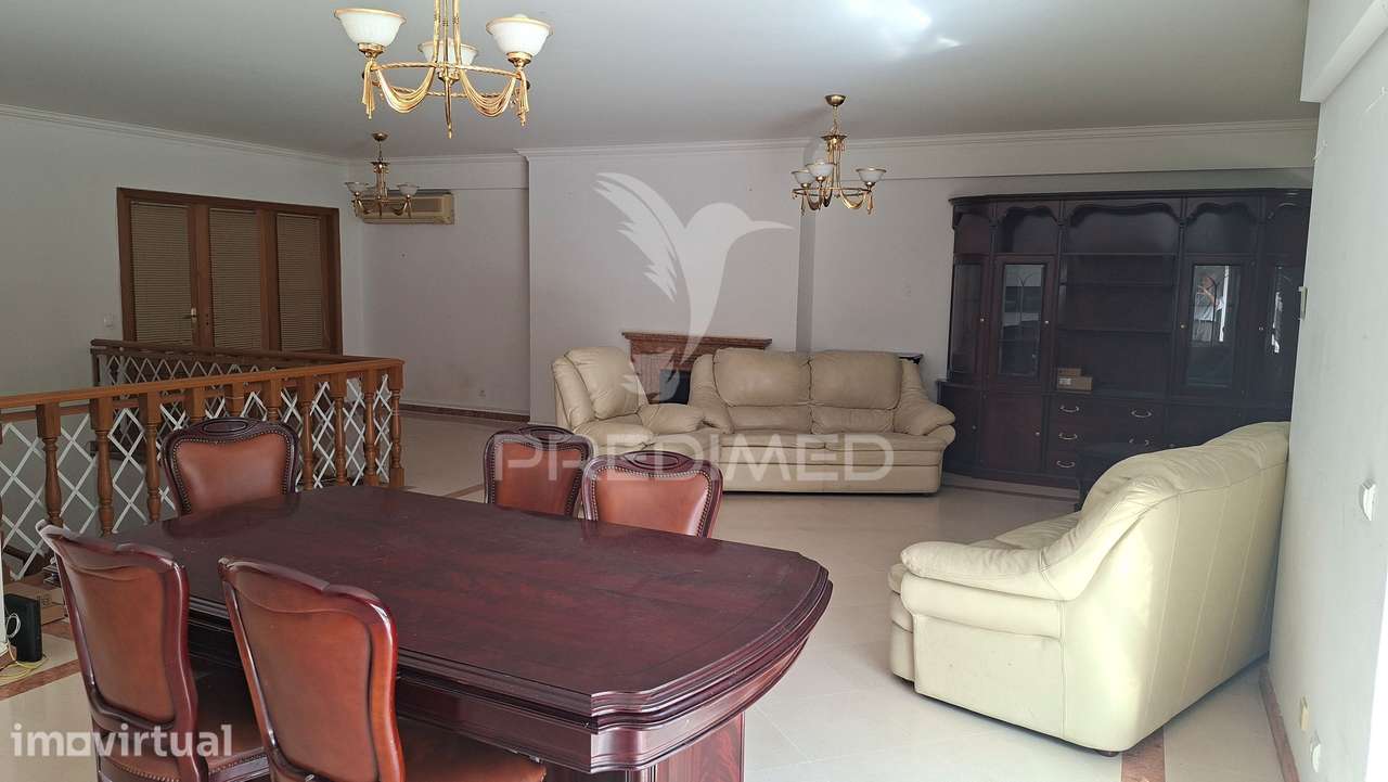 Apartamento T4 + 1 - Duplex com 174m2 com box para dois carros e do... - Grande imagem: 3/25