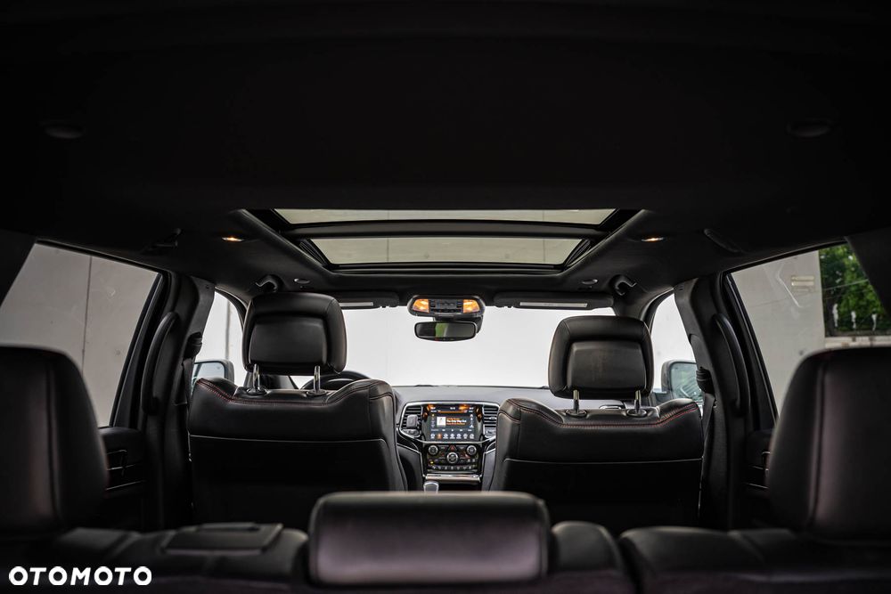 Jeep Grand Cherokee - 21