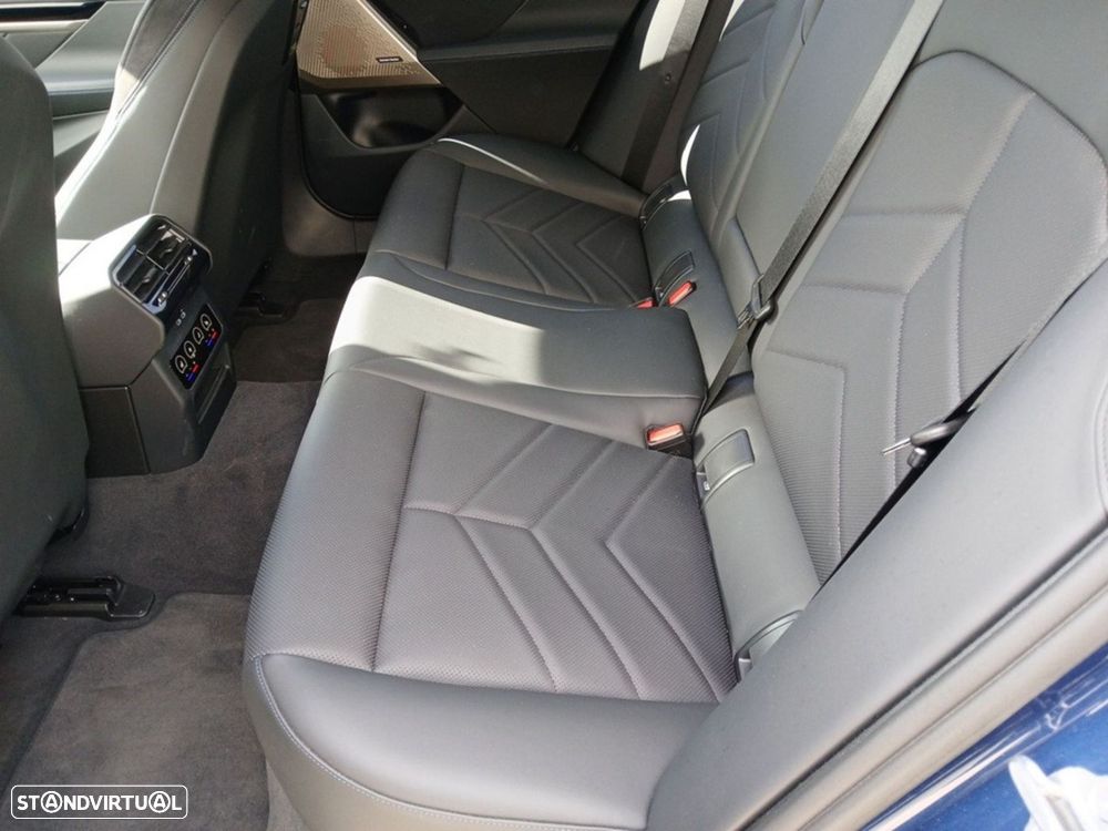 BMW 520 d Pack Desportivo M - 14