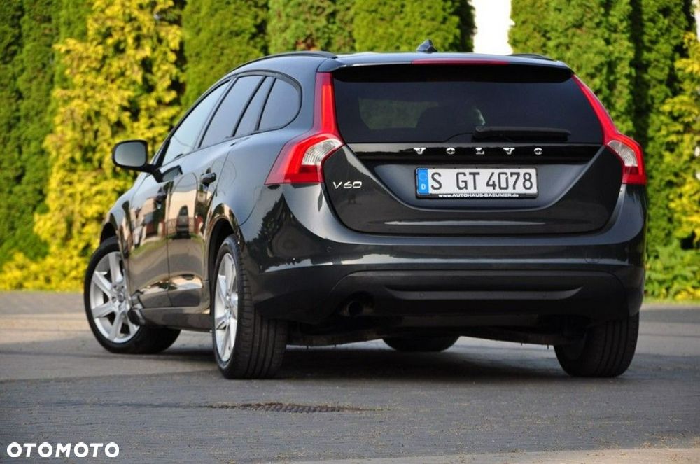 Volvo V60 D3 Momentum - 24