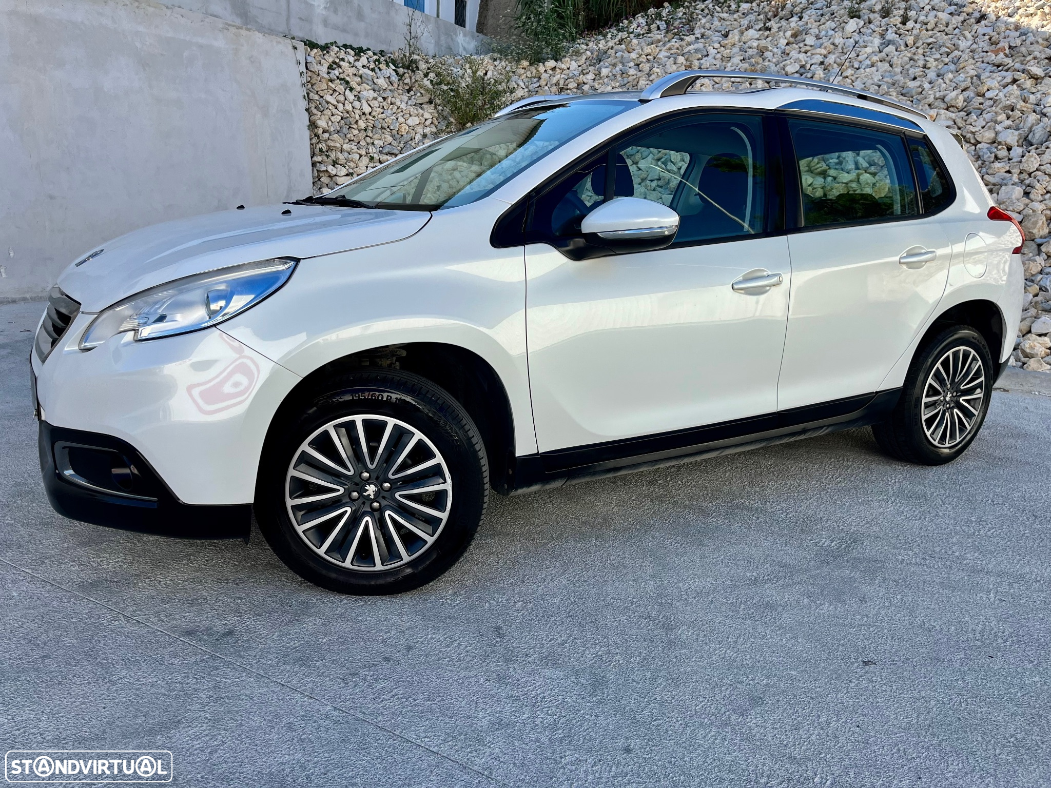 Peugeot 2008 1.2 PureTech Active - 10