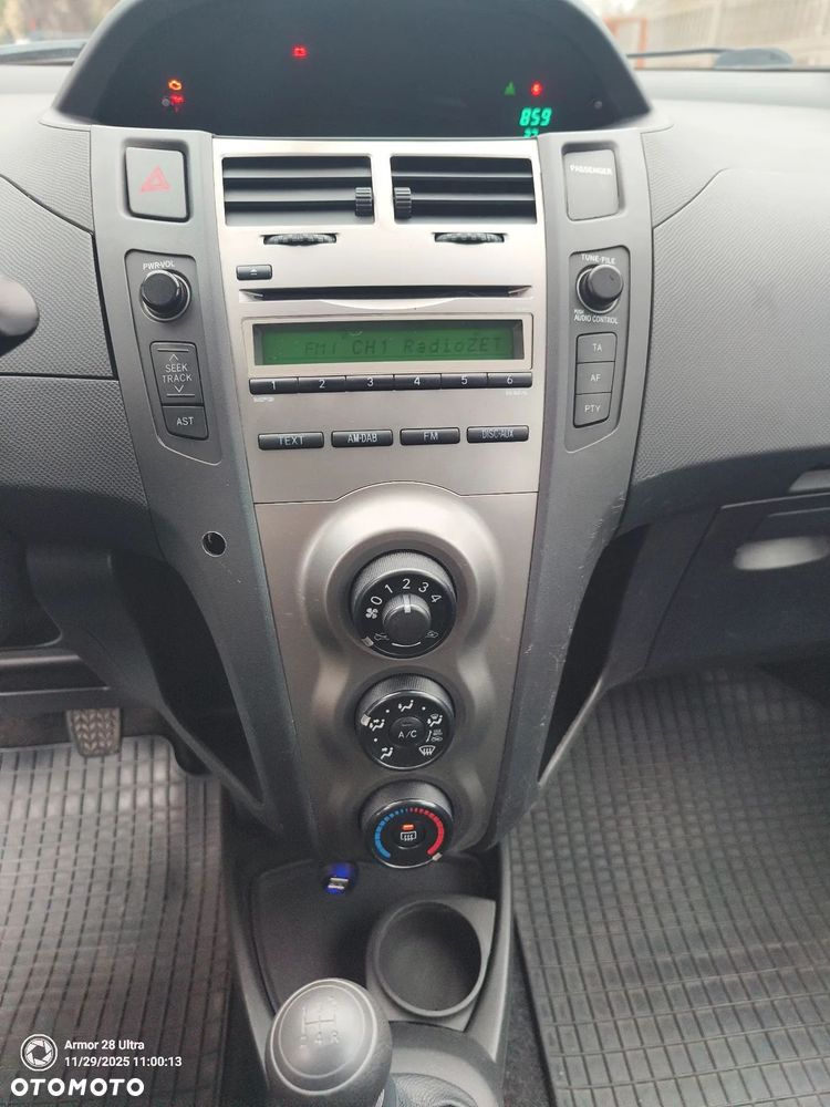 Toyota Yaris 1.0 Entry EU5 - 7