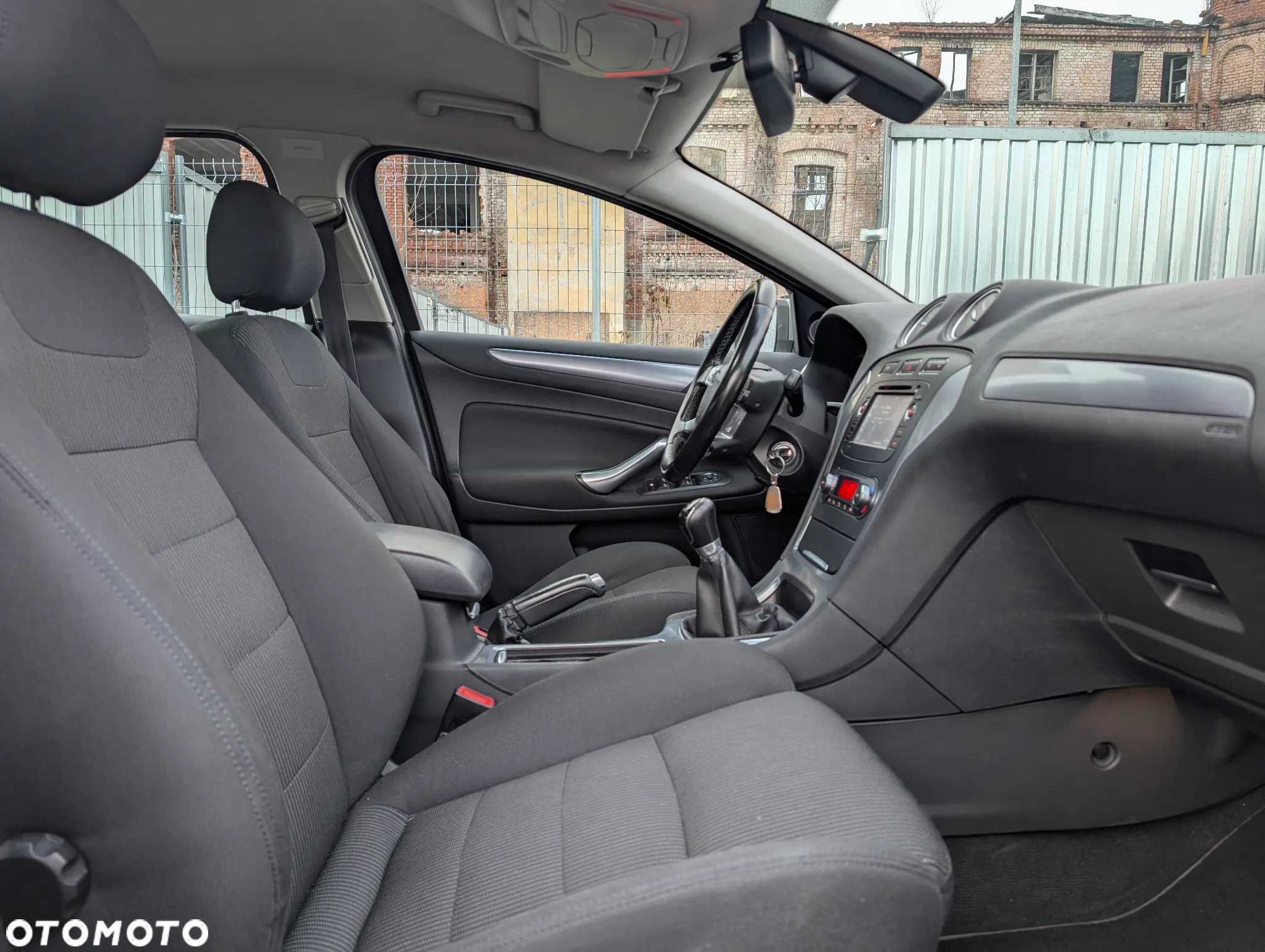 Ford Mondeo - 26
