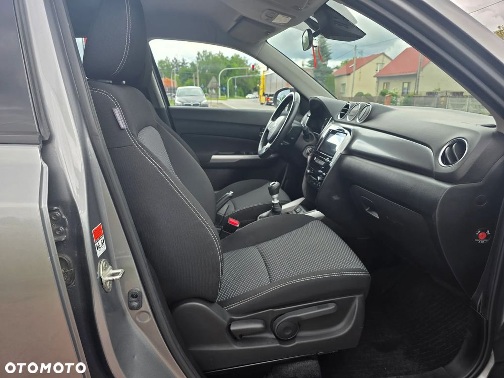 Suzuki Vitara 1.4 Boosterjet Hybrid Club - 12