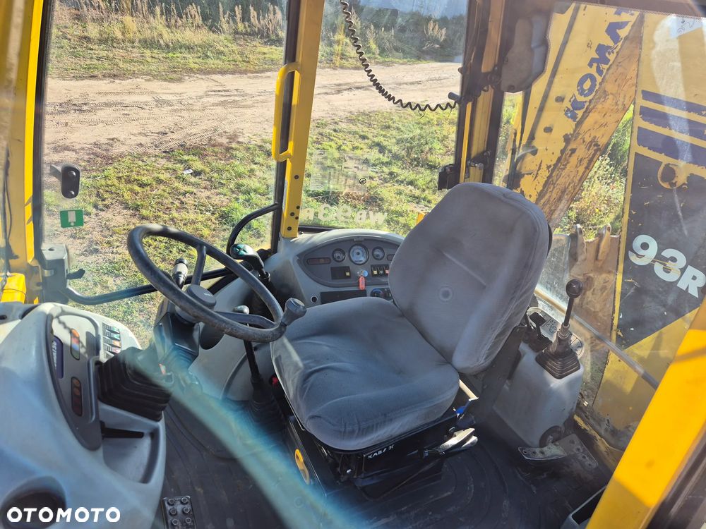 Komatsu WB93R 4x4 - 3