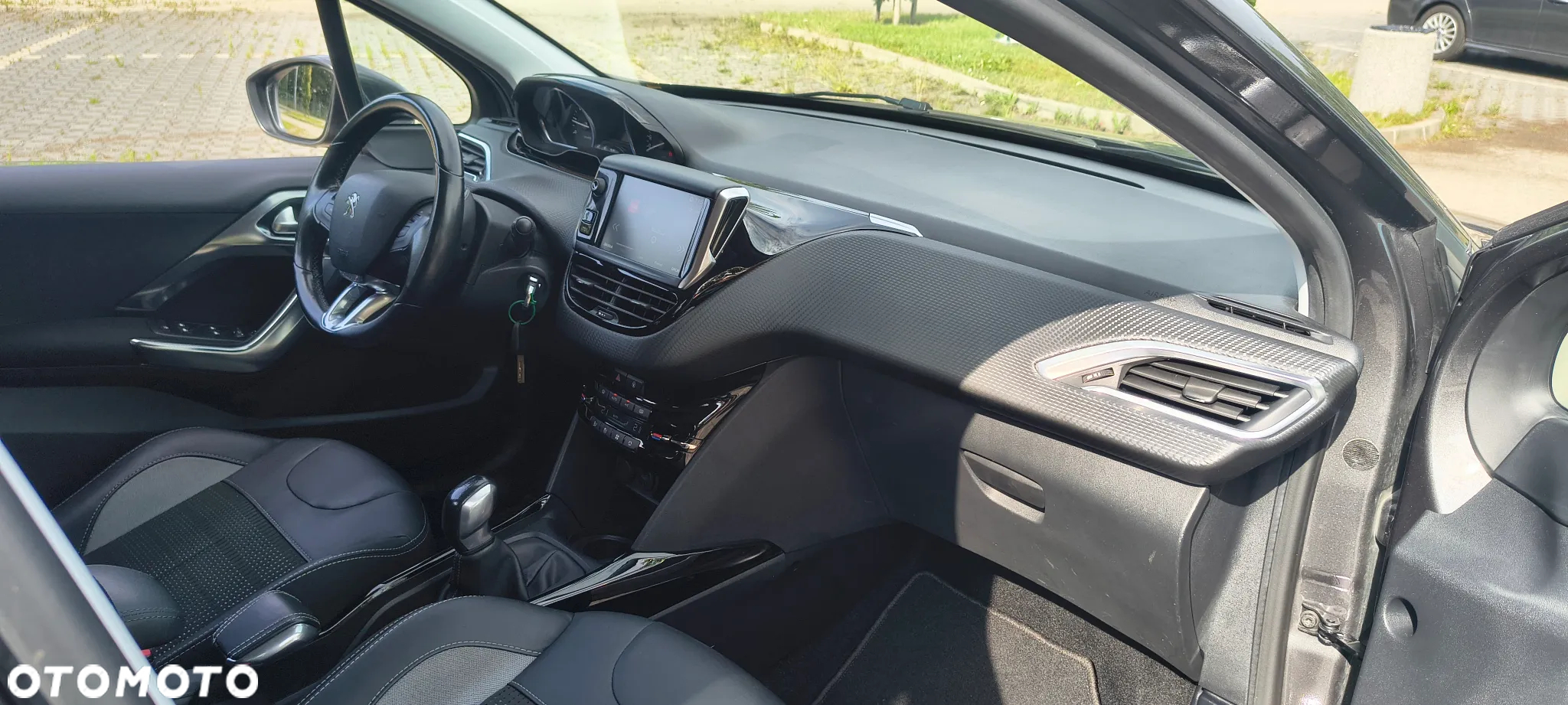 Peugeot 2008 1.2 Pure Tech Allure S&S - 14
