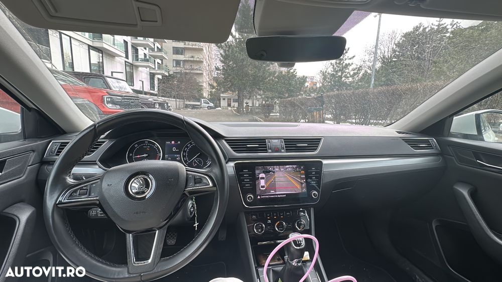 Skoda Superb 2.0 TDI Premium Edition - 6