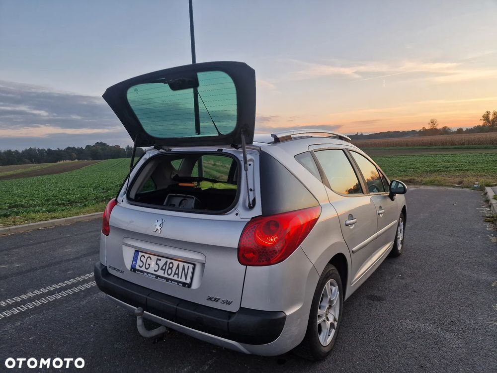 Peugeot 207 1.4 - 5
