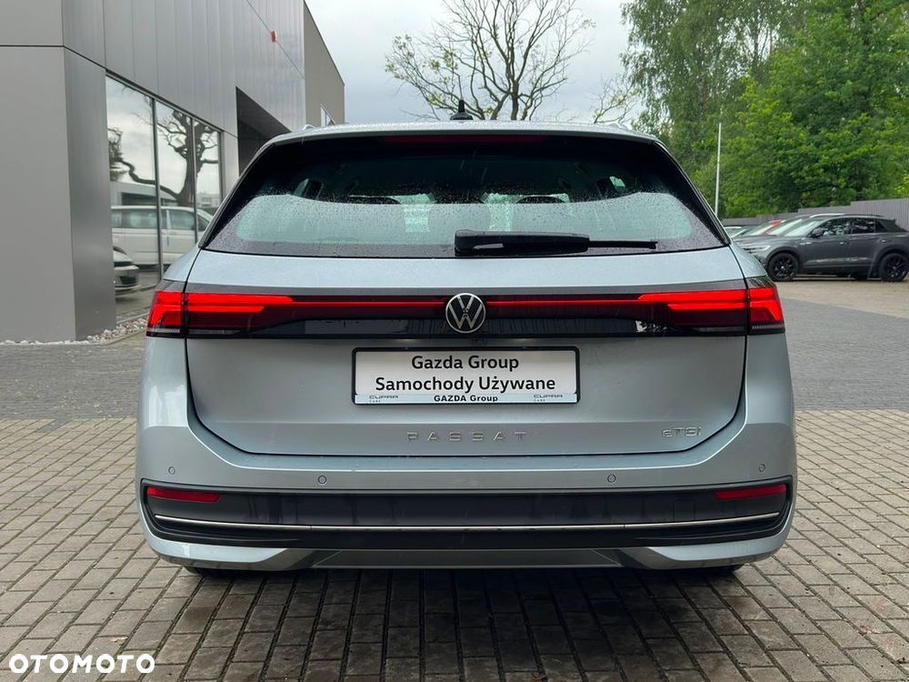 Volkswagen Passat - 8