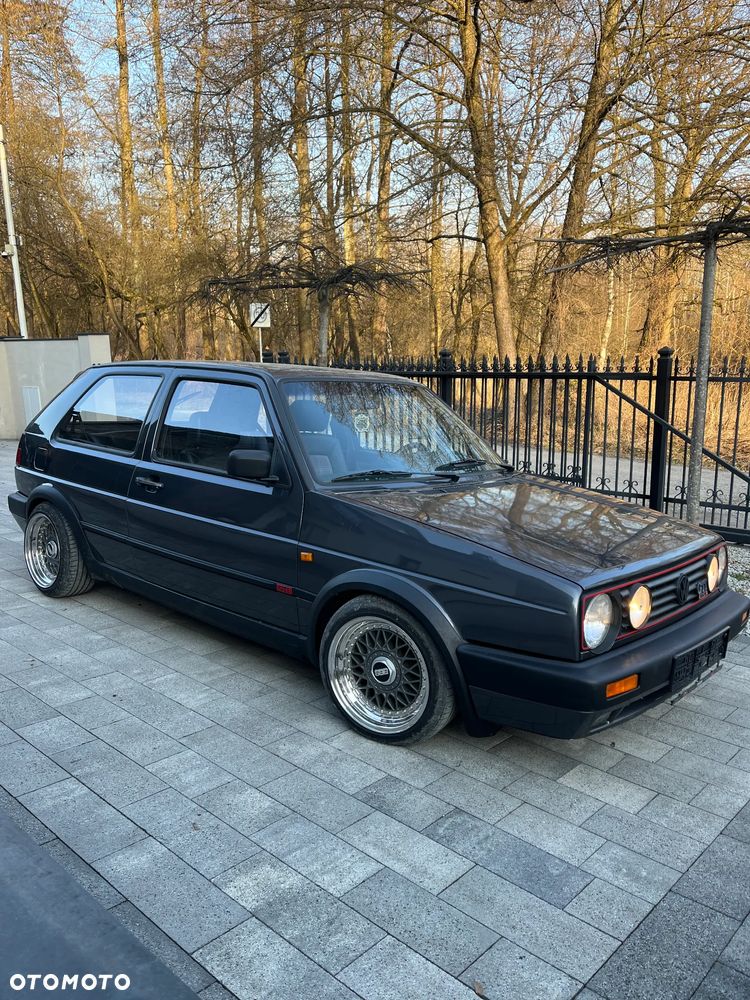 Volkswagen Golf - 2
