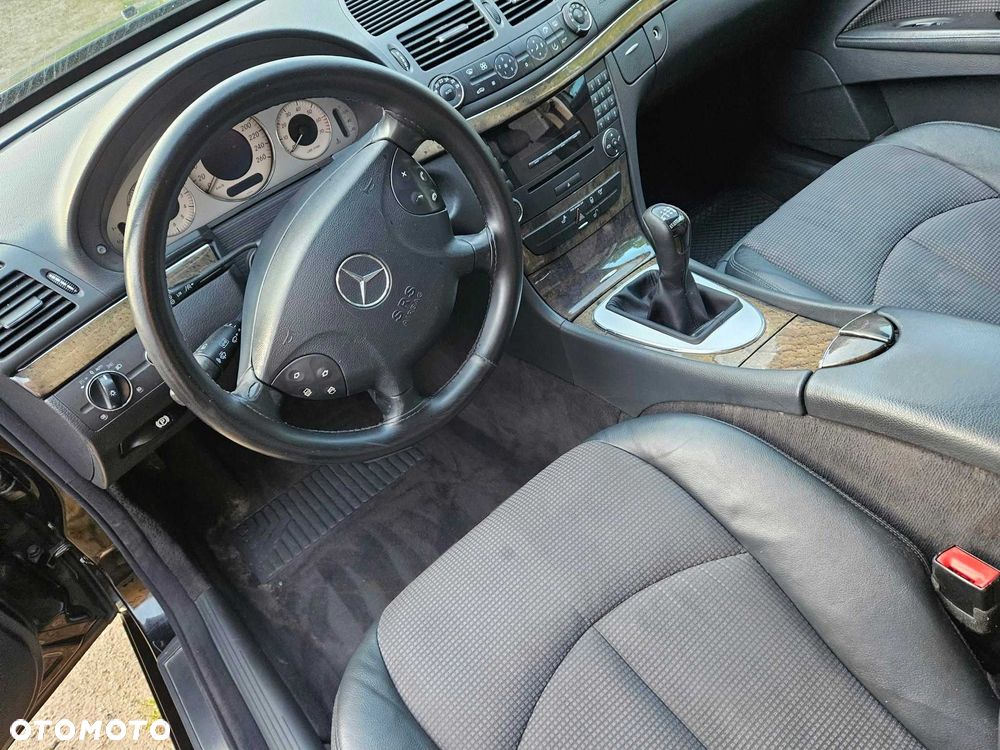 Mercedes-Benz E-Class 2008 photo 4