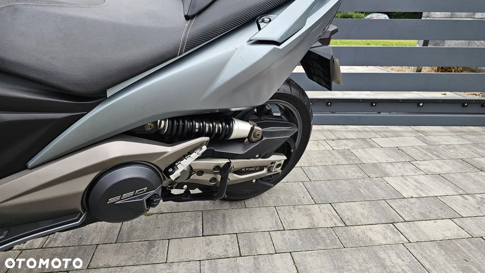 Kymco AK 550 - 8
