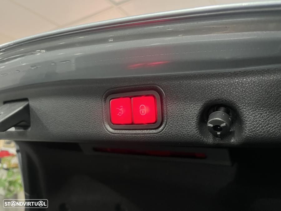 Mercedes-Benz E 300 de AMG Line - 9