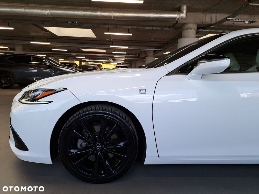 Lexus ES 300h F Sport Edition - 41