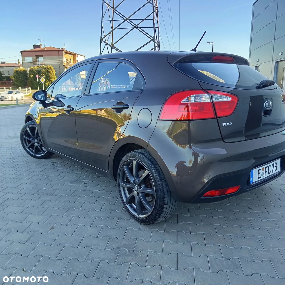 Kia Rio 1.2 Edition 7 - 11