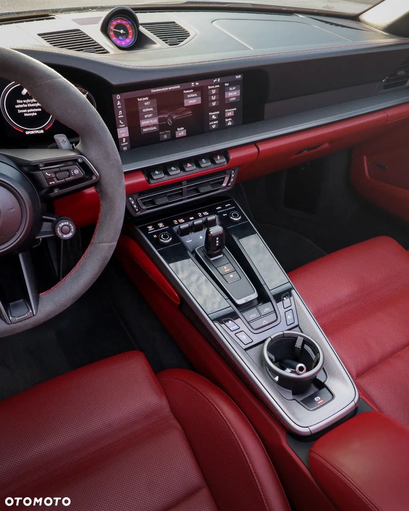 Porsche 911 Carrera 4 Cabrio - 28