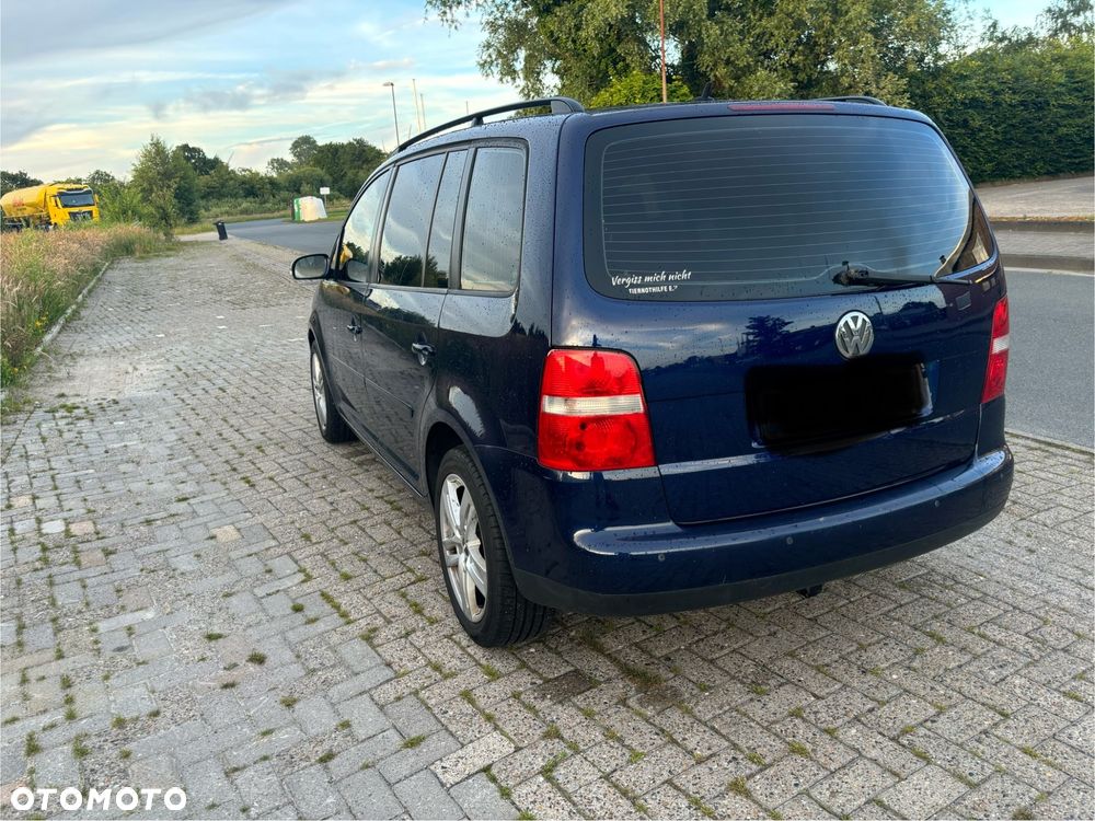 Volkswagen Touran 1.9 TDI Highline DSG - 5