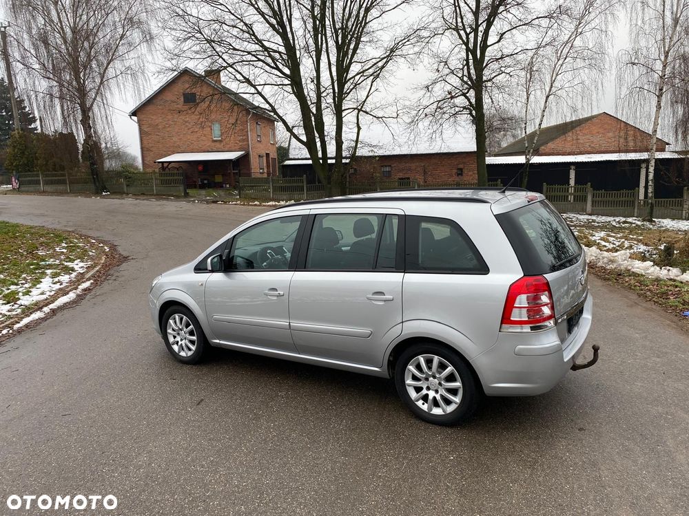 Opel Zafira - 13