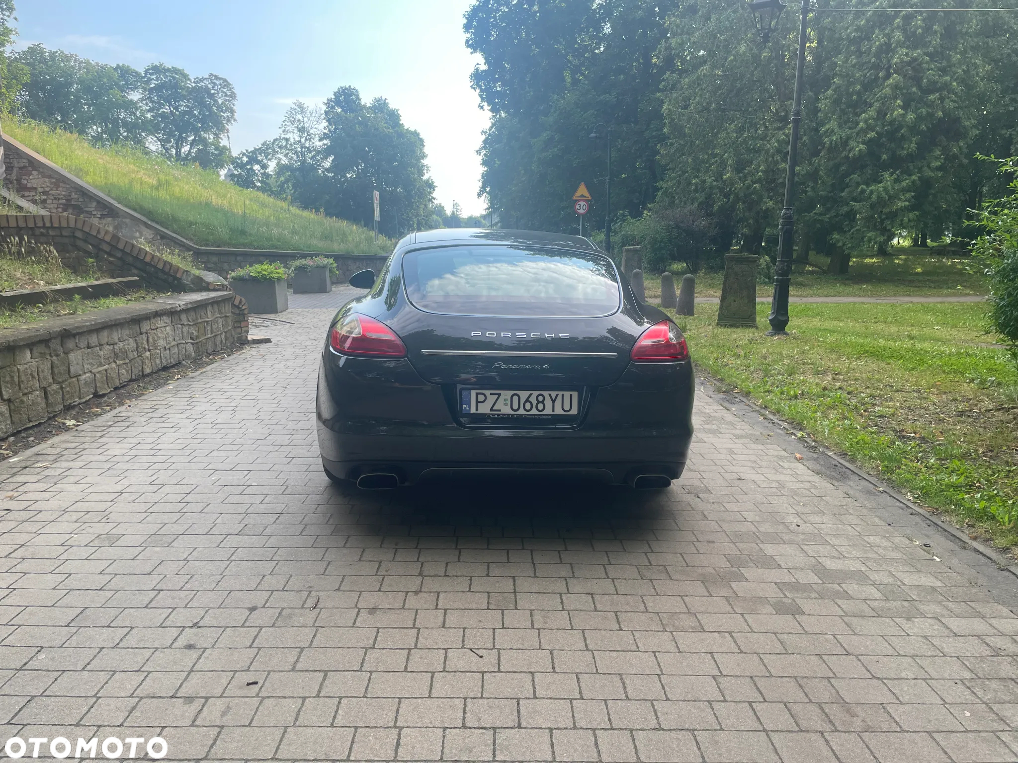 Porsche Panamera 4 PDK Platinum Edition - 8