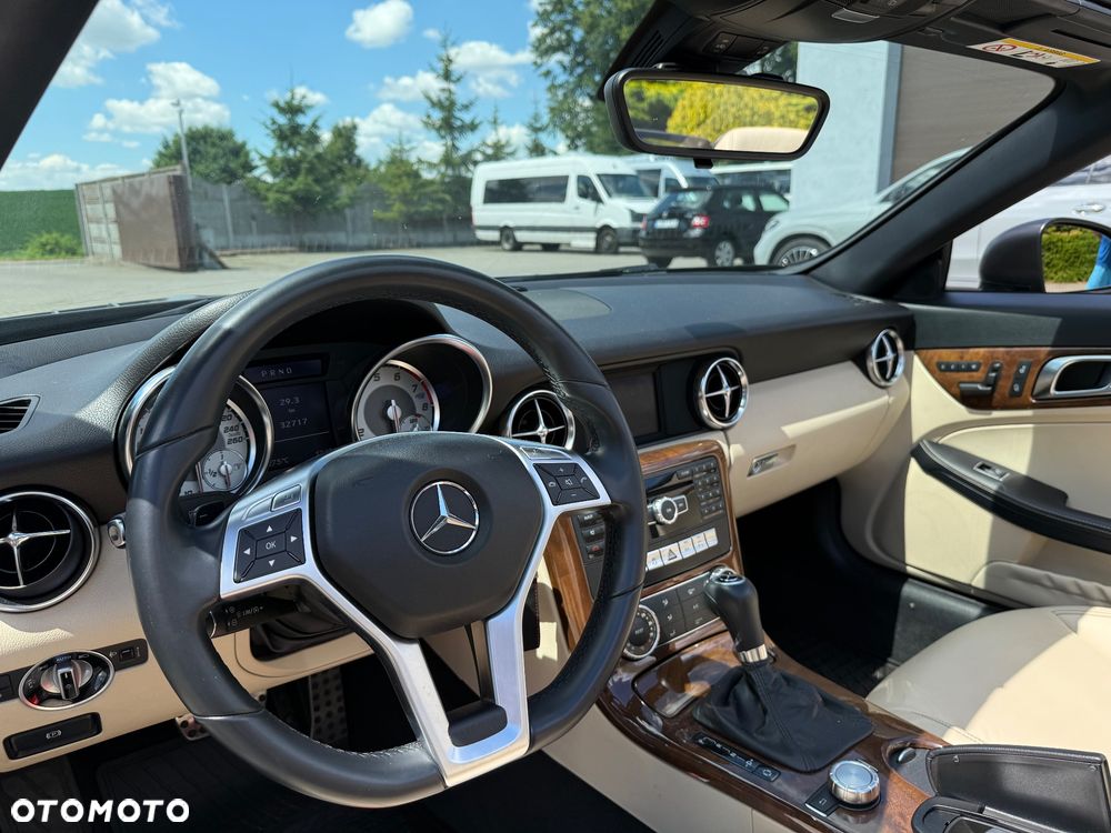 Mercedes-Benz SLK 200 (BlueEFFICIENCY) 7G-TRONIC - 16