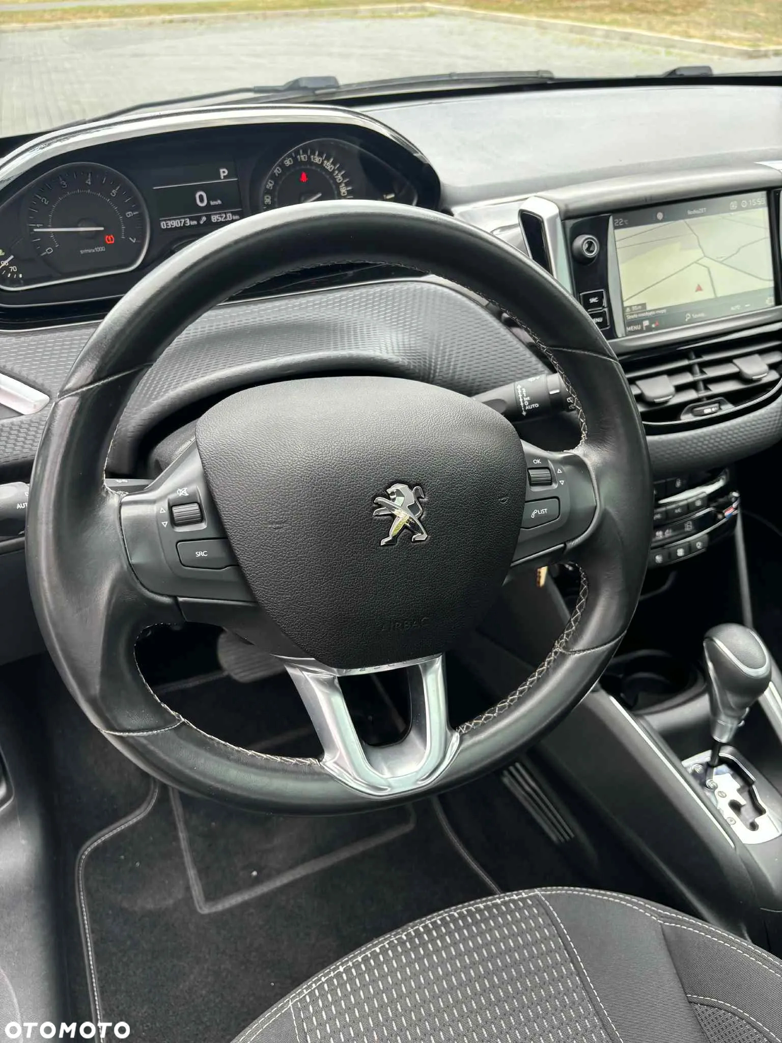Peugeot 208 - 14