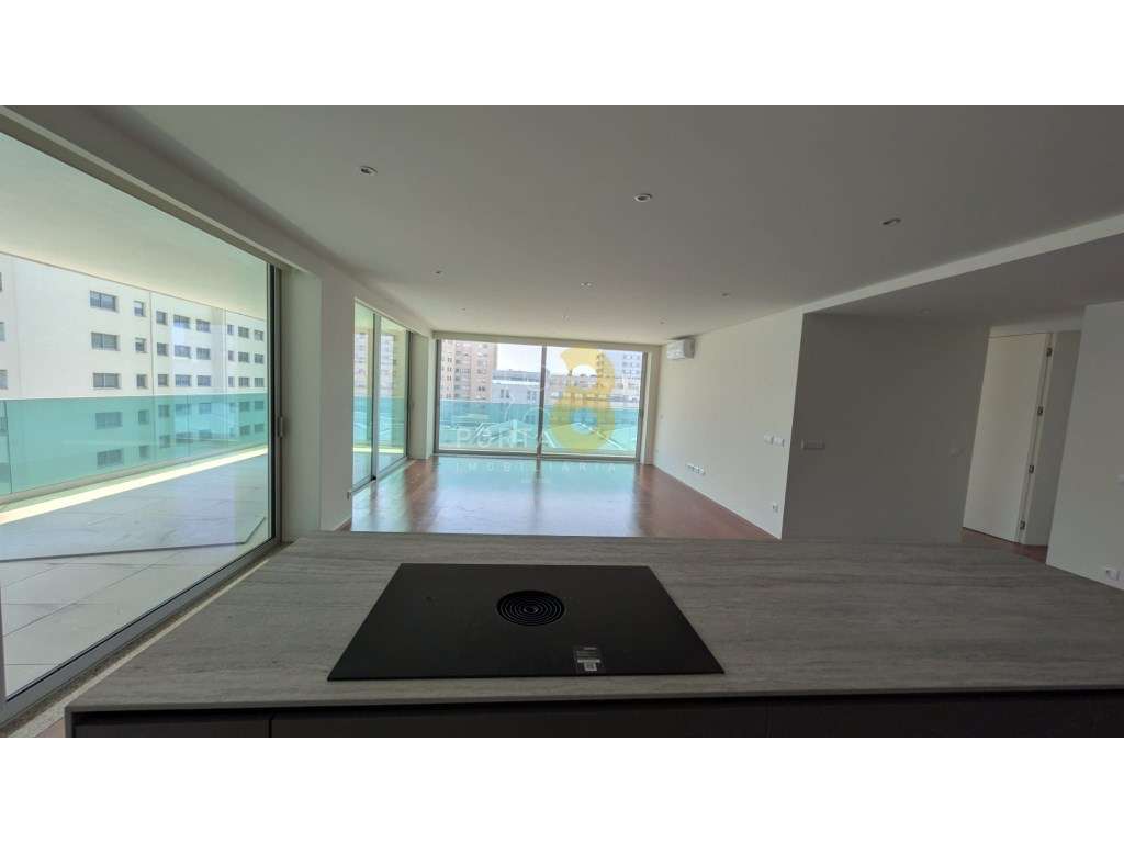 Apartamento T3 para arrendamento em empreendimento recente com pisc... - Grande imagem: 5/29