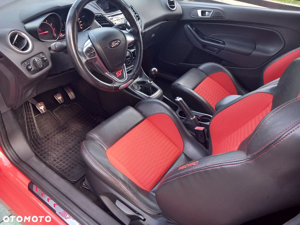 Ford Fiesta 1.6 EcoBoost ST - 28