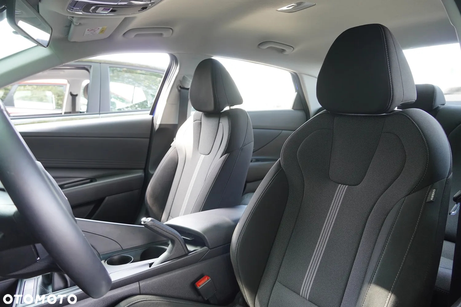 Hyundai Elantra 1.6 Modern - 22