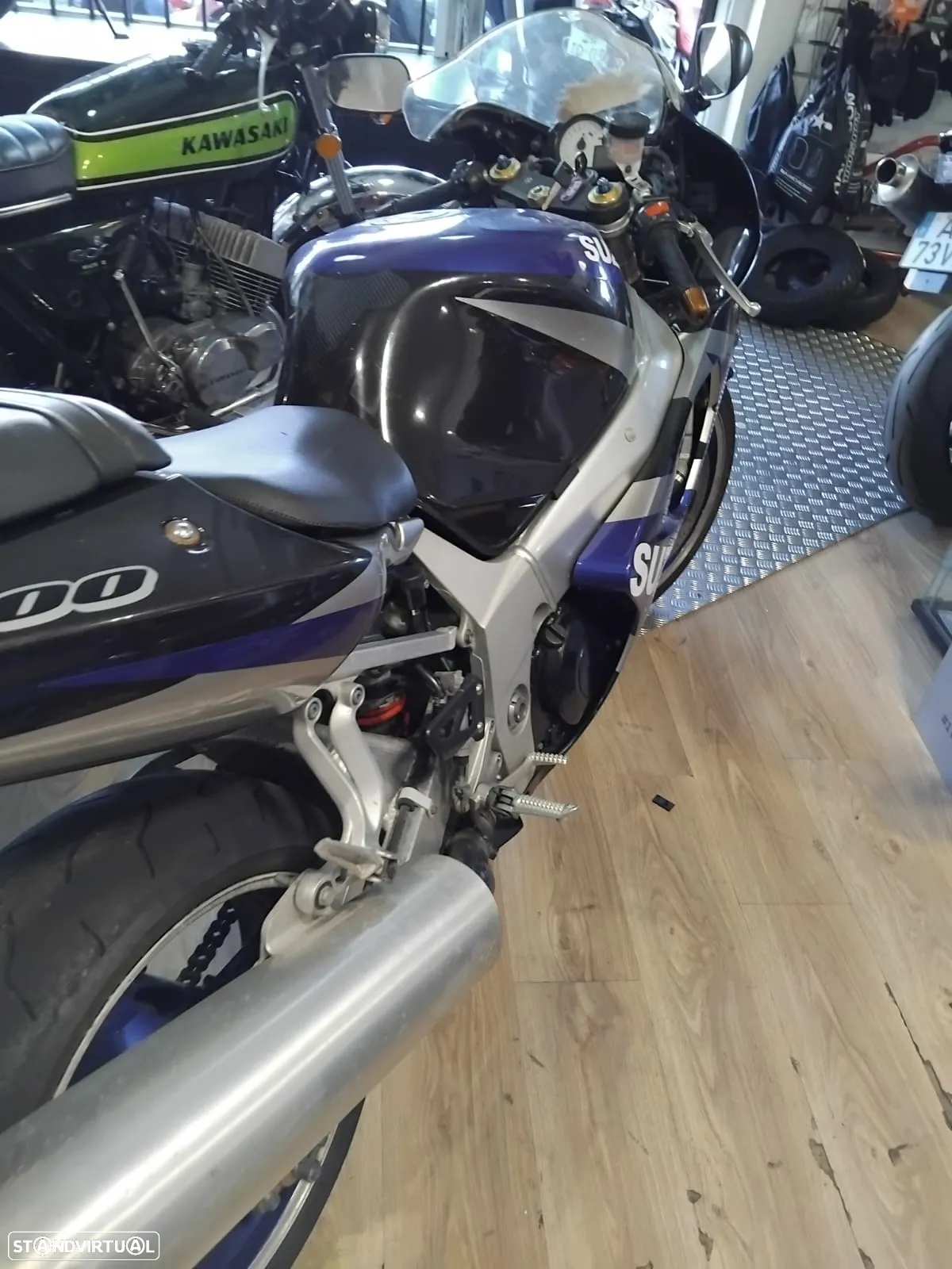 Suzuki GSX-R - 4