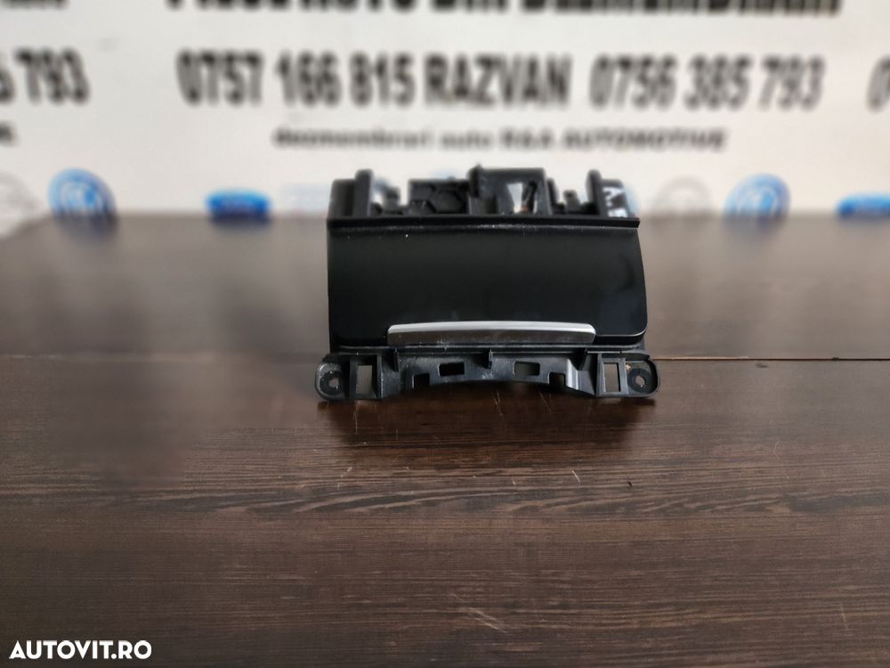 Scrumiera Audi A5 An 2007-2008-2009-2010-2011-2012-2013-2014-2015 Volan Stanga Dezmembrez Audi A5 8 - 2