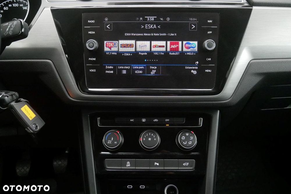 Volkswagen Touran - 10